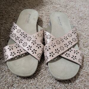 Rialto Women's Blush Floral Sandals